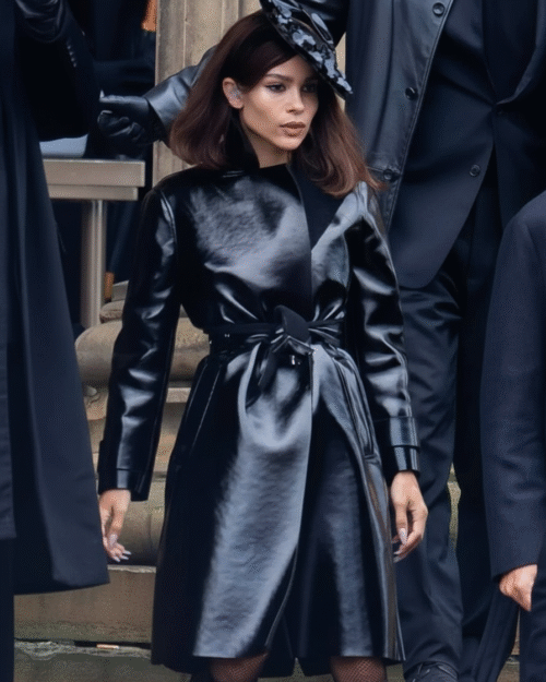 Selina Kyle The Batman 2022 Black Coat