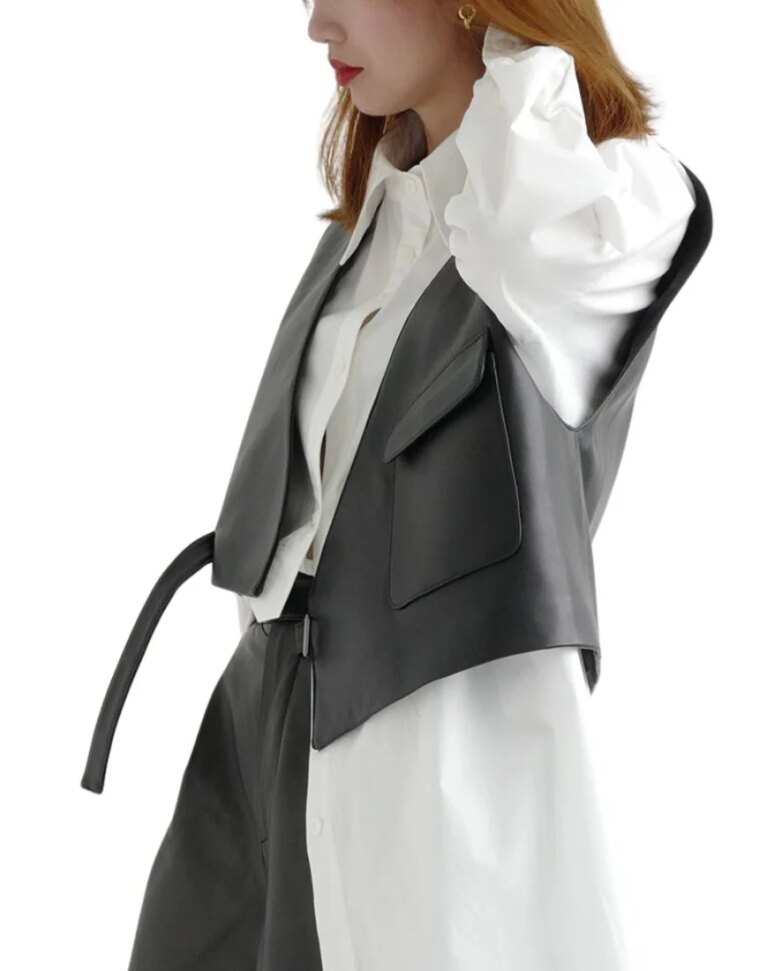 Women_sSaphirBlackLeatherVestside